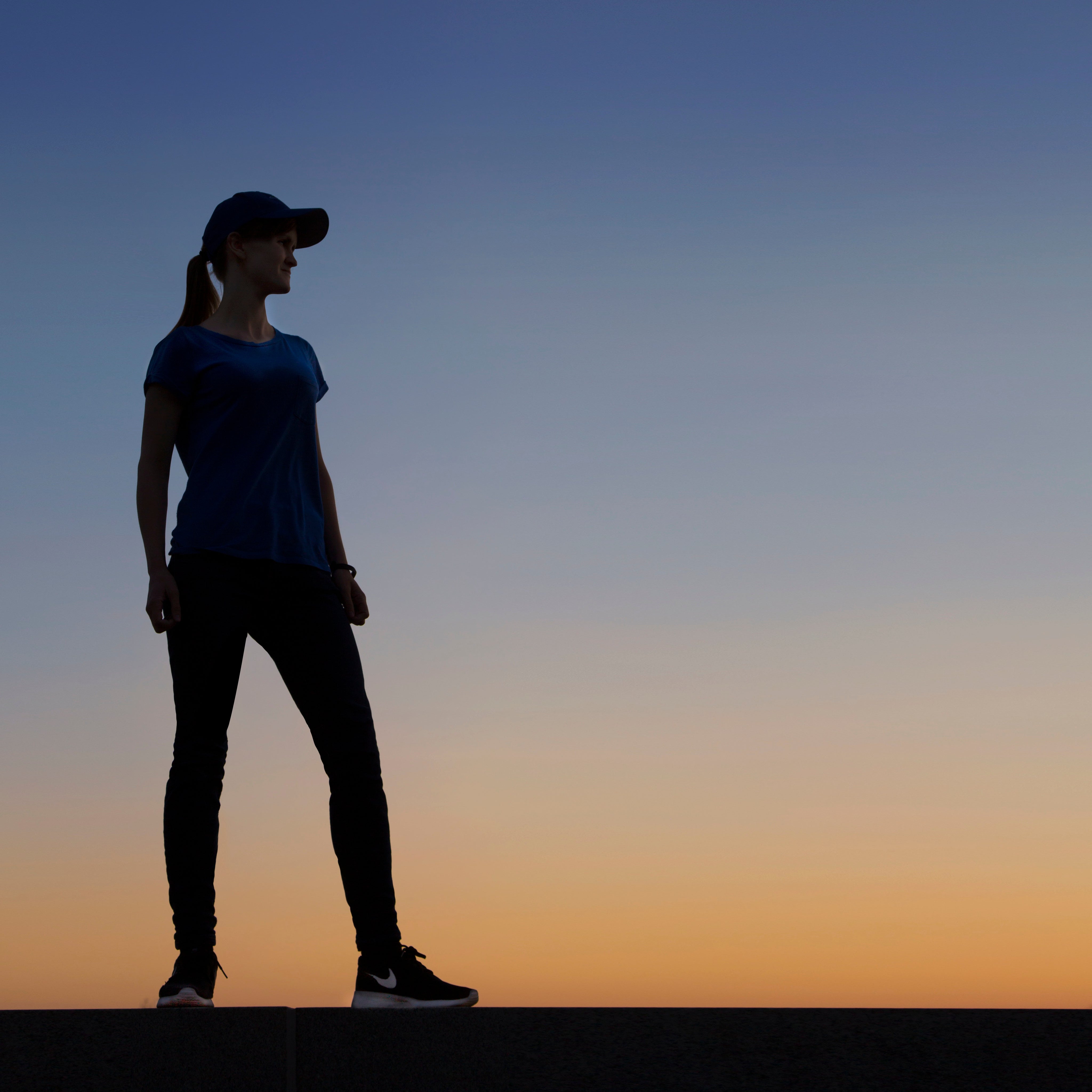 files/woman-standing-infront-of-perfect-sunset.JPG